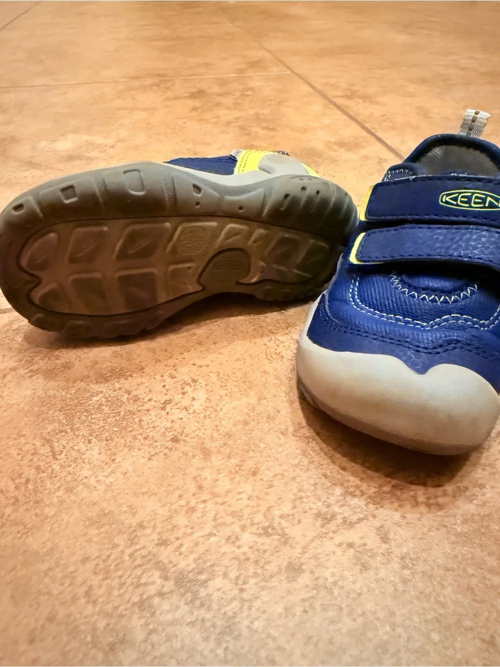 Keen durable toddler